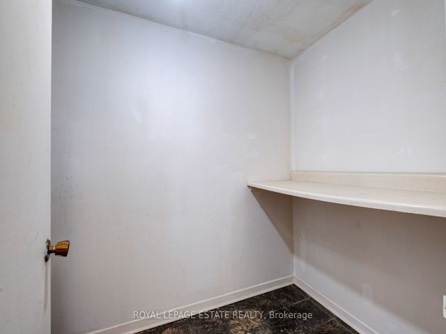 #15 - 110 Ling Rd