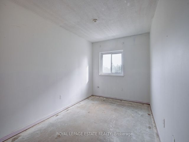 #15 - 110 Ling Rd