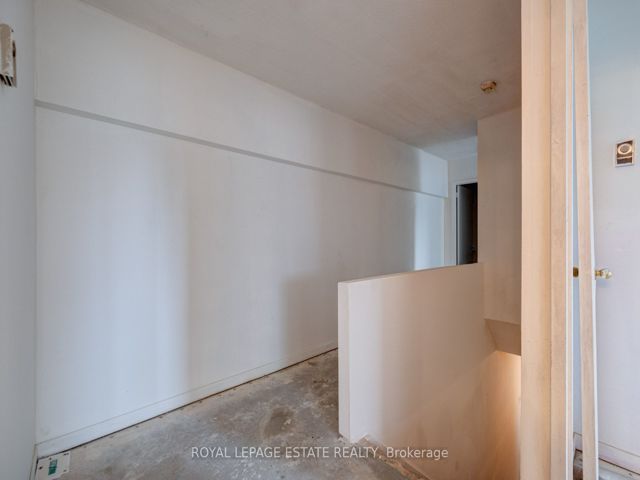#15 - 110 Ling Rd