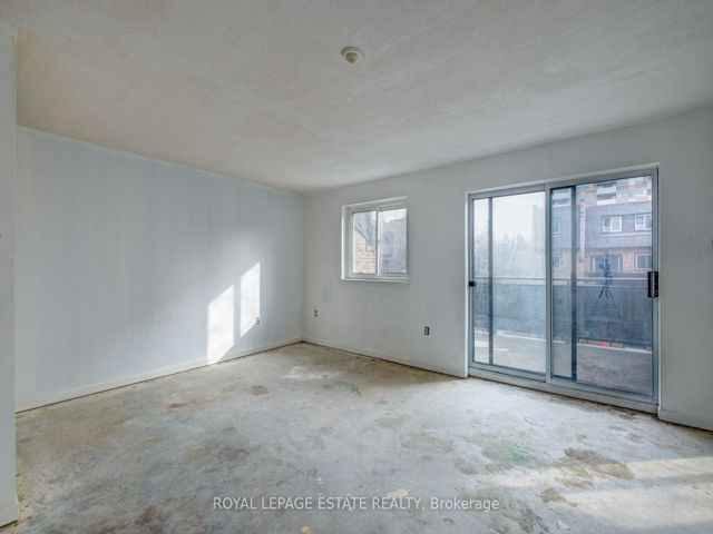 #15 - 110 Ling Rd