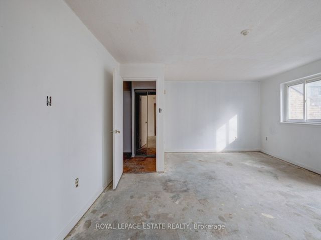 #15 - 110 Ling Rd