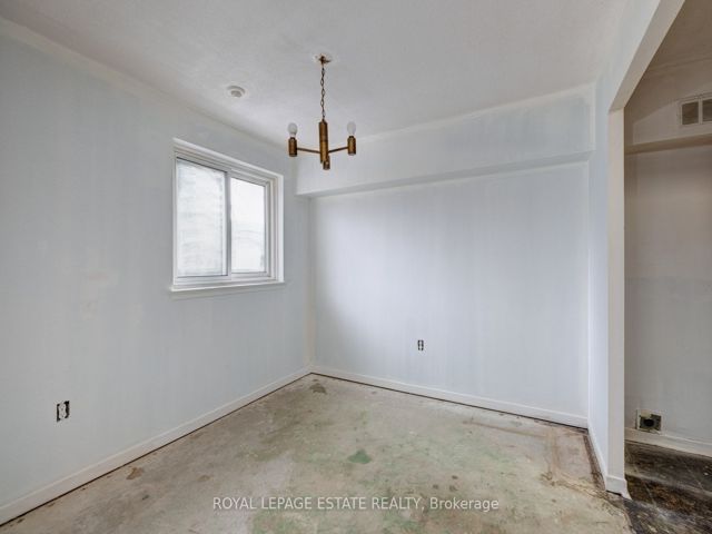 #15 - 110 Ling Rd