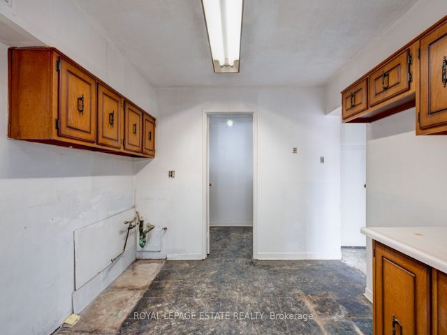 #15 - 110 Ling Rd