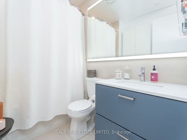 404 - 1331 Queen St E