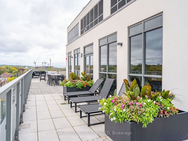 404 - 1331 Queen St E