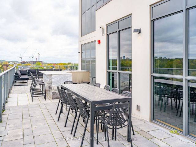 404 - 1331 Queen St E