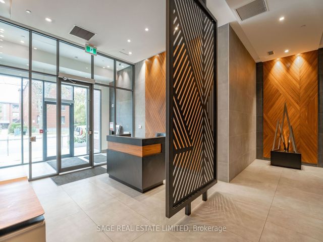 404 - 1331 Queen St E