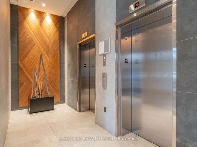 404 - 1331 Queen St E