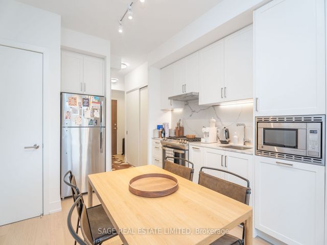 404 - 1331 Queen St E