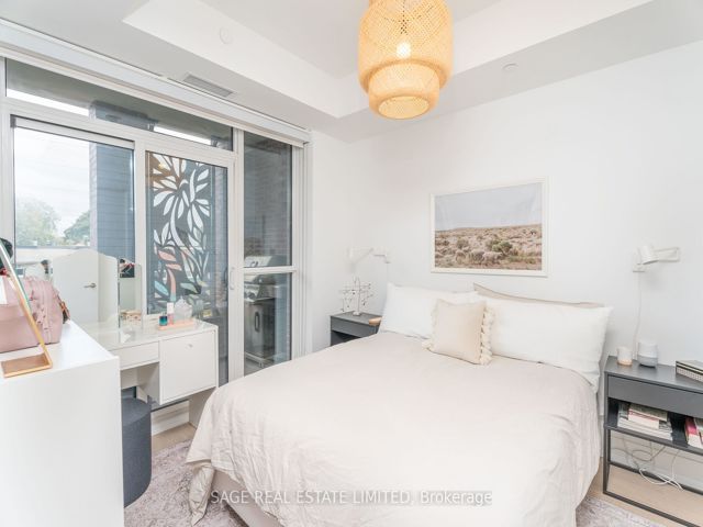 404 - 1331 Queen St E
