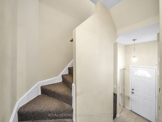 194 - 41 Collinsgrove Rd