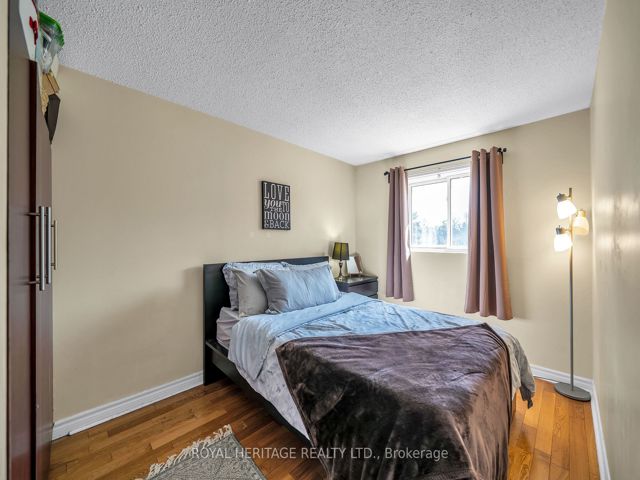 194 - 41 Collinsgrove Rd