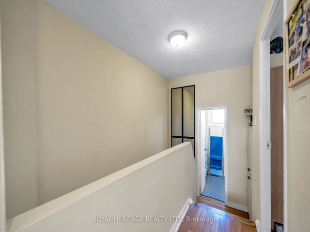 194 - 41 Collinsgrove Rd