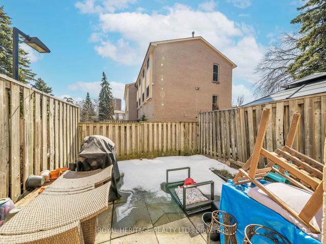 194 - 41 Collinsgrove Rd