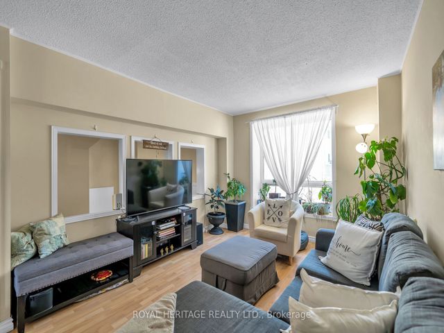 194 - 41 Collinsgrove Rd