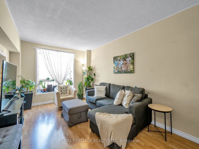 194 - 41 Collinsgrove Rd