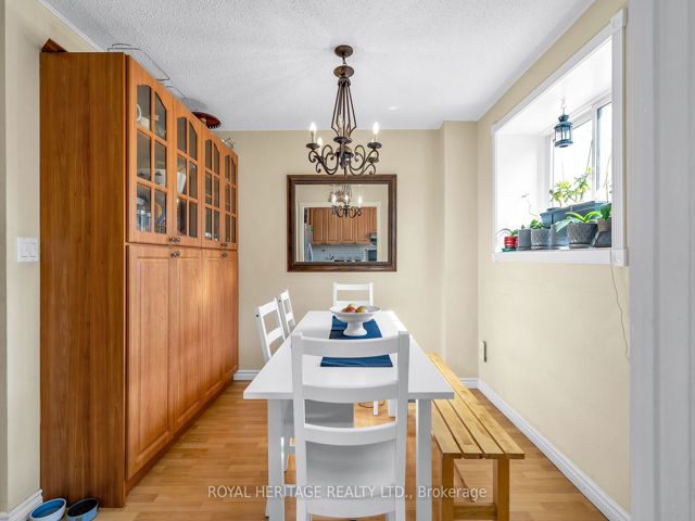 194 - 41 Collinsgrove Rd