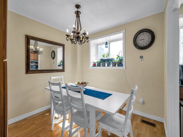 194 - 41 Collinsgrove Rd