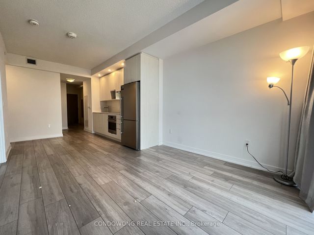 2601 - 225 Village Green Sq