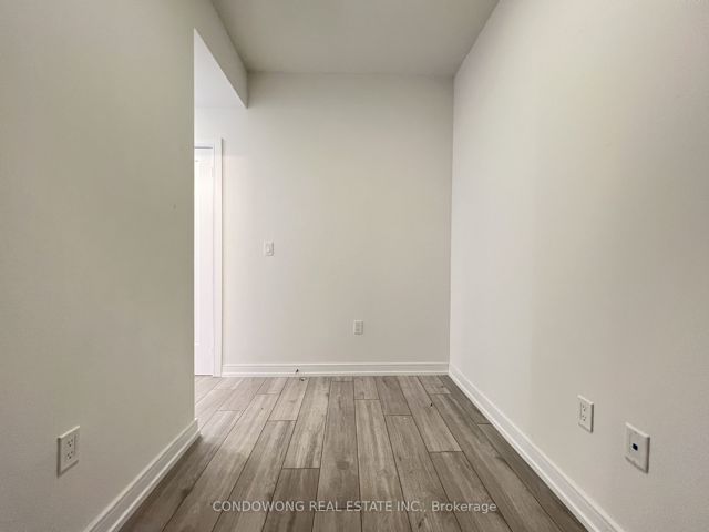 2601 - 225 Village Green Sq