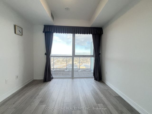 2601 - 225 Village Green Sq