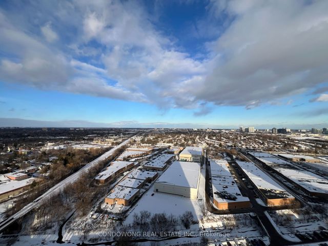 2601 - 225 Village Green Sq