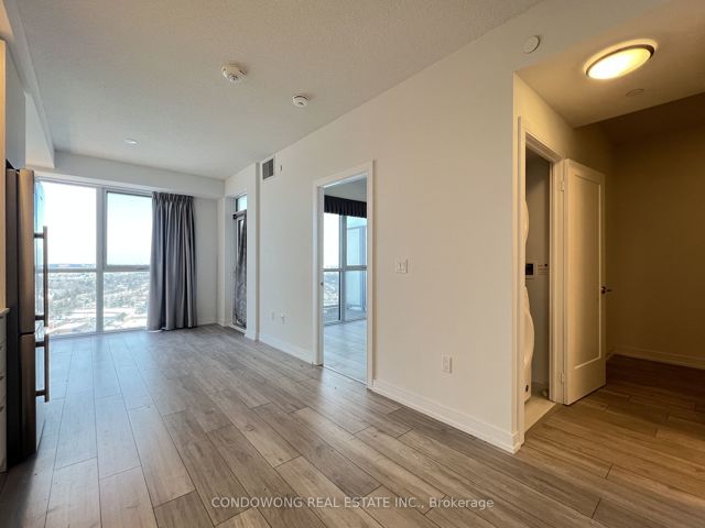 2601 - 225 Village Green Sq