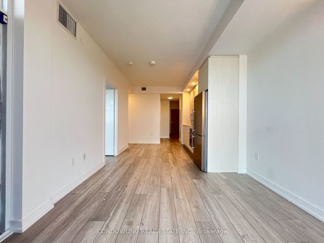 2601 - 225 Village Green Sq