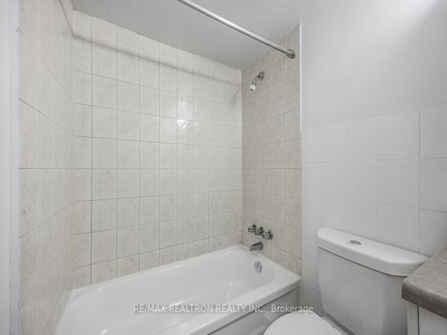 412 - 5 Glamorgan Ave