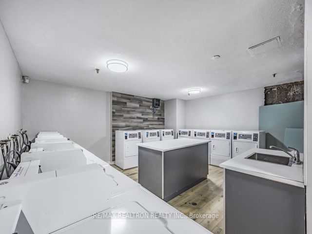 412 - 5 Glamorgan Ave