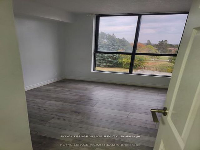 409 - 8 Silverbell Grve