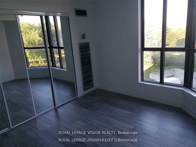 409 - 8 Silverbell Grve