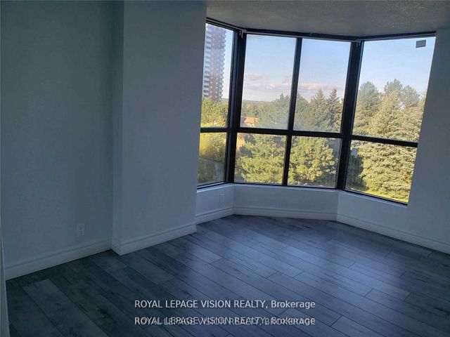409 - 8 Silverbell Grve