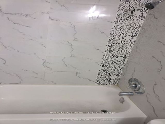 409 - 8 Silverbell Grve