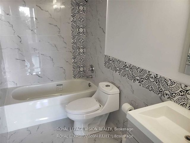 409 - 8 Silverbell Grve