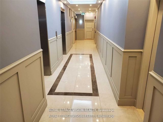 409 - 8 Silverbell Grve