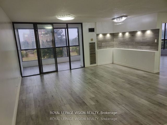 409 - 8 Silverbell Grve