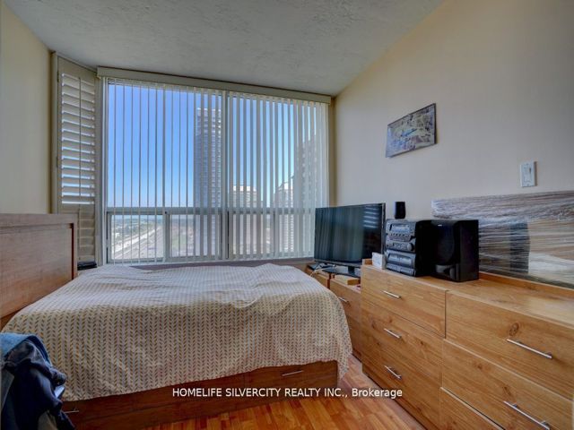 1617 - 88 Corporate Dr