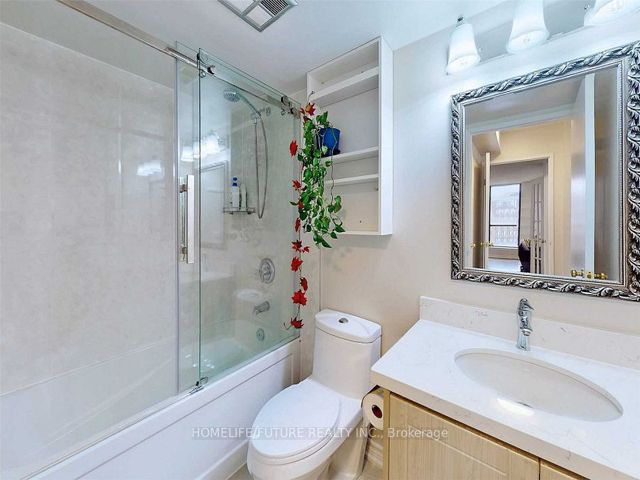 2028 - 75 Bamburgh Circ