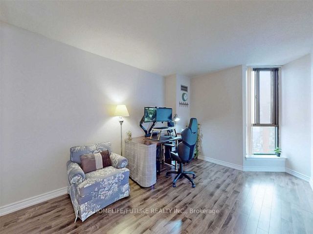 2028 - 75 Bamburgh Circ