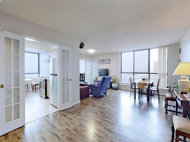 2028 - 75 Bamburgh Circ