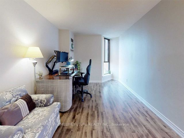 2028 - 75 Bamburgh Circ