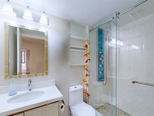 2028 - 75 Bamburgh Circ