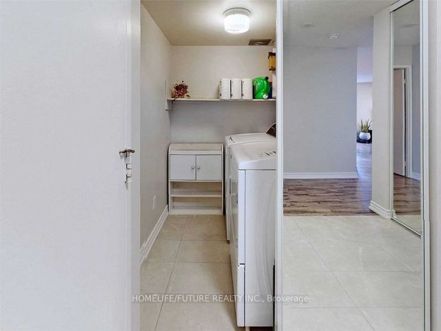 2028 - 75 Bamburgh Circ