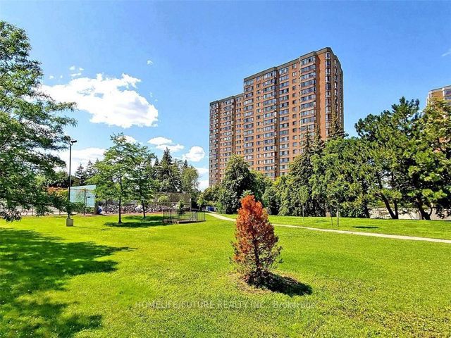 2028 - 75 Bamburgh Circ