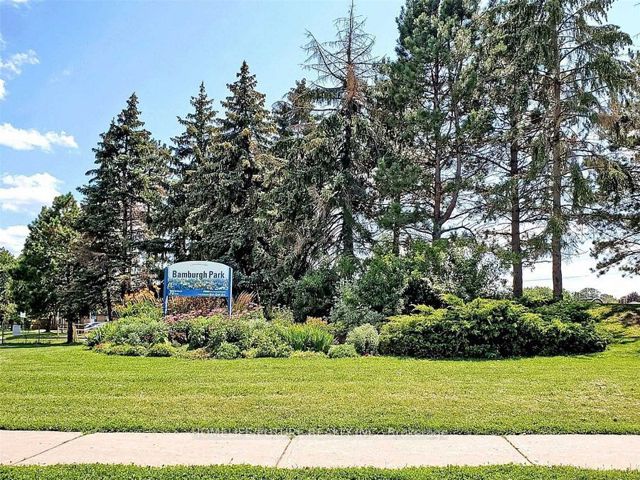 2028 - 75 Bamburgh Circ
