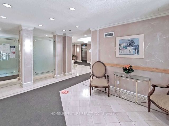 2028 - 75 Bamburgh Circ
