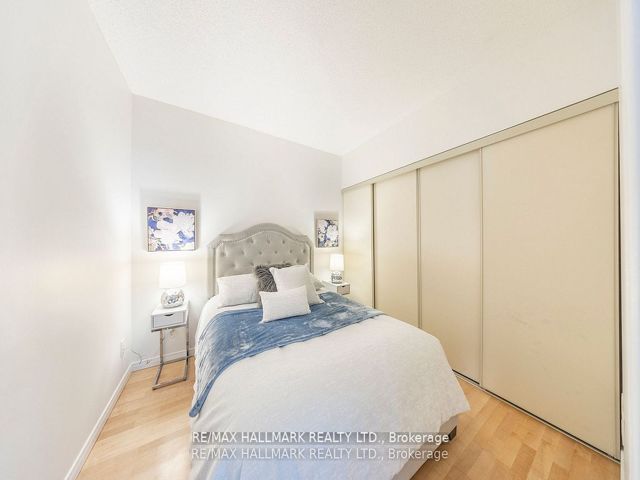 319 - 2351 Kennedy Rd