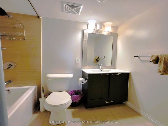 701 - 2150 Lawrence Ave E