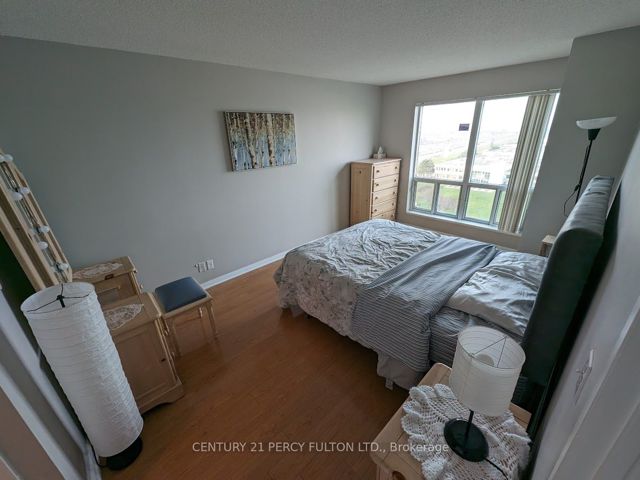 1210 - 11 Lee Centre Dr